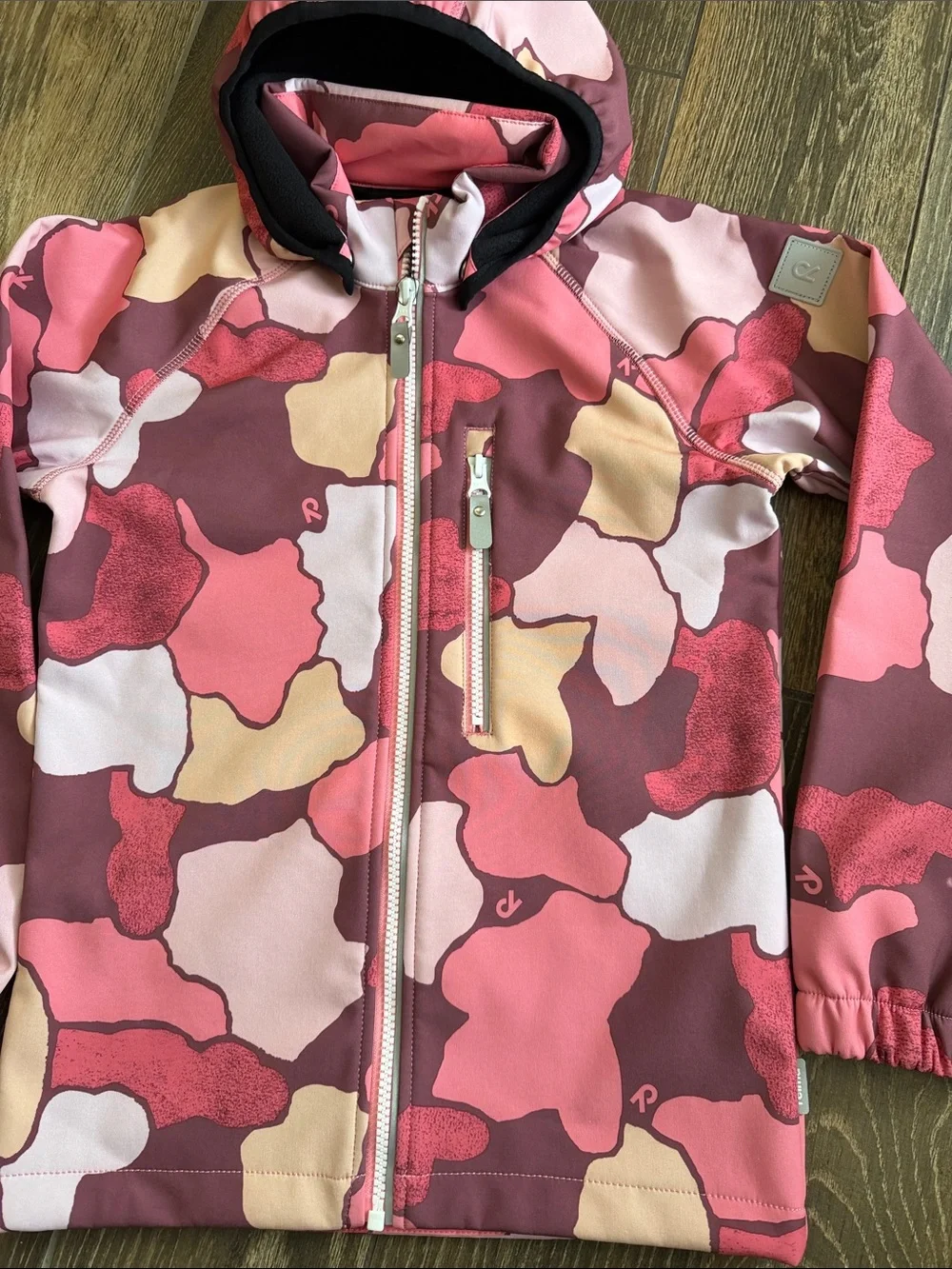 Reima Girls' Pink Sunset Camo Vantti Soft Shell Fleece-Lined Waterproof Jacket—9